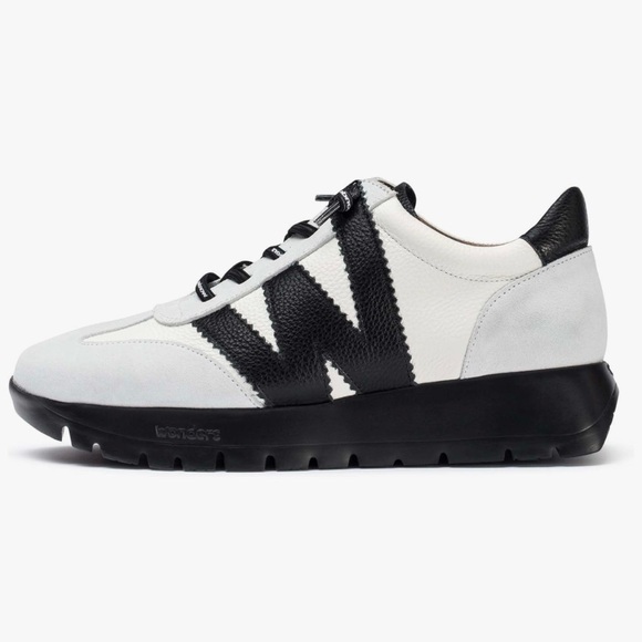 WONDERS women's trend sneaker in black w/white size 38